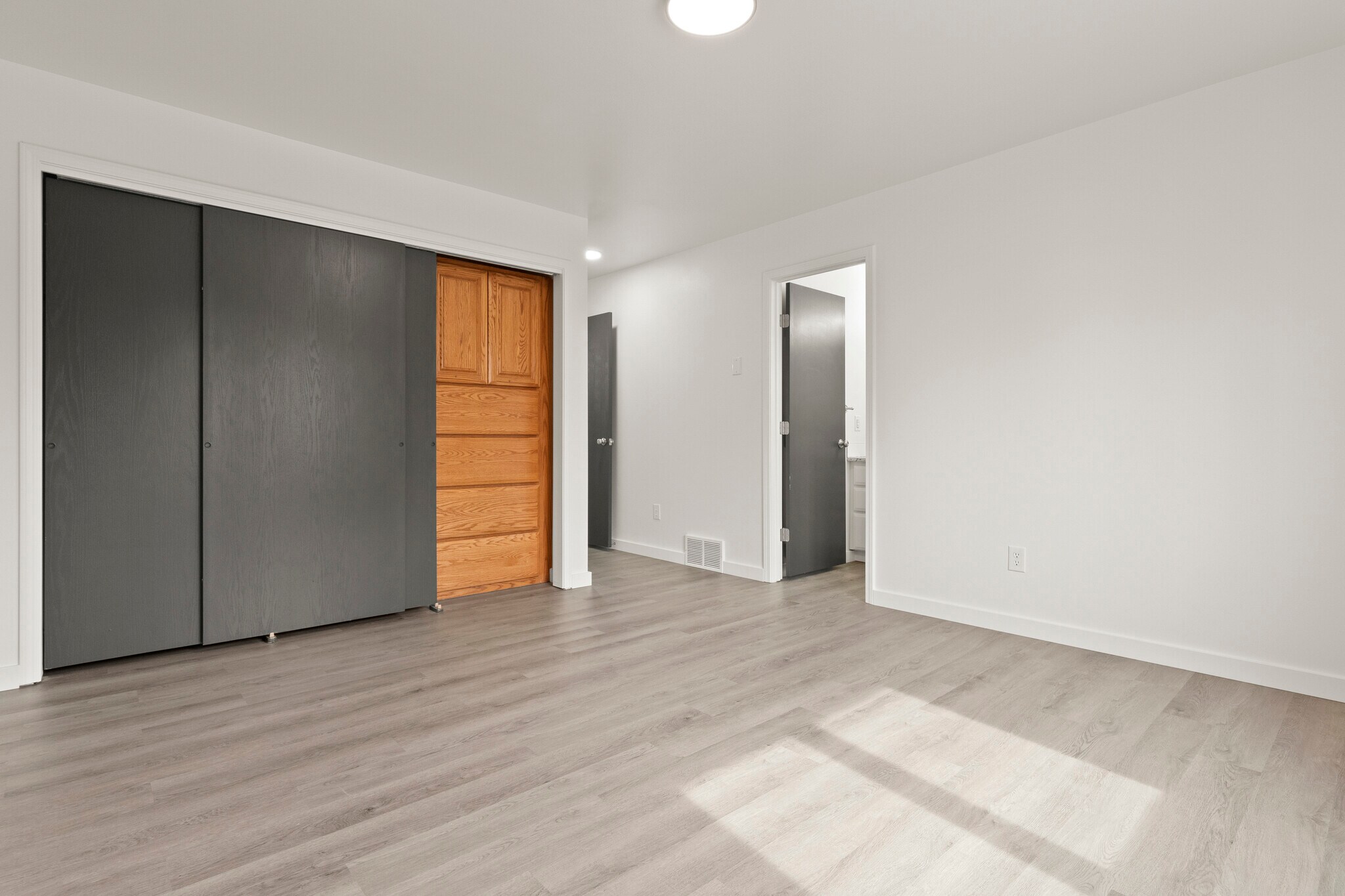 Building Photo - 5704 W Garden Springs Rd