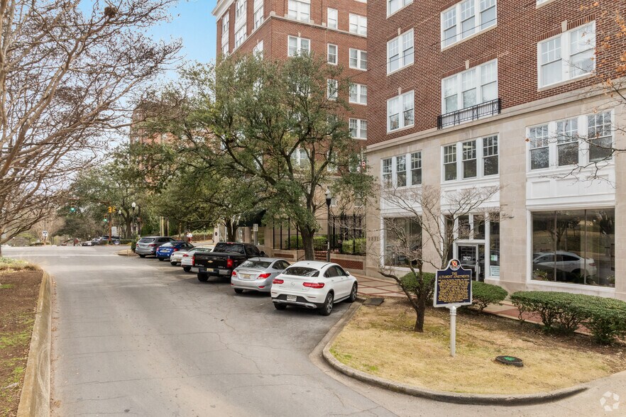 Exterior - Greenbriar at the Altamont senior living