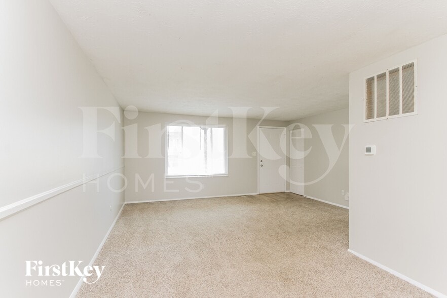 Building Photo - 5901 Pemberly Dr