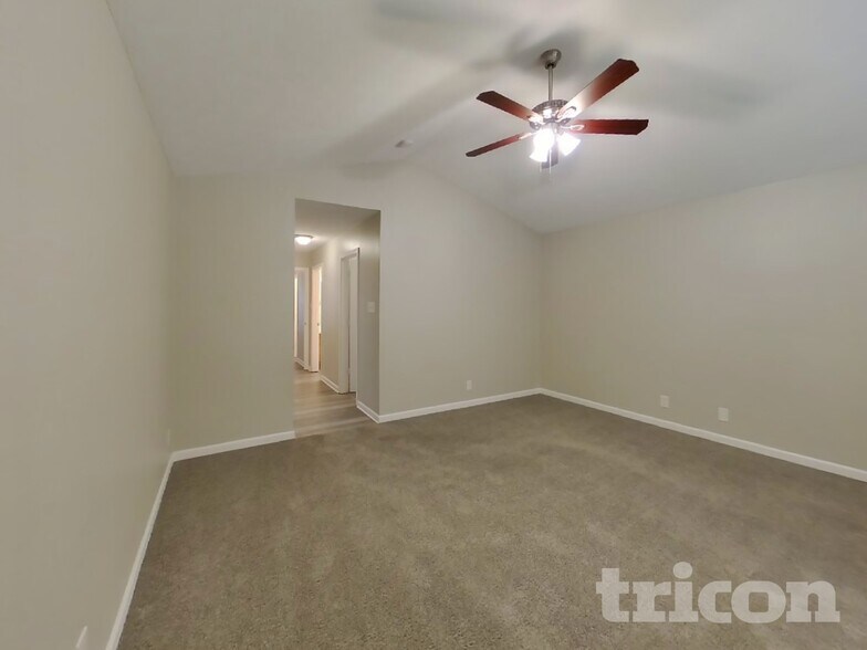 Building Photo - 8596 Captain Dr