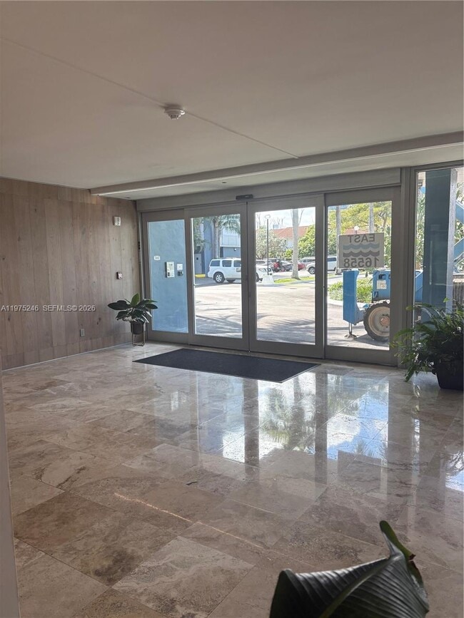 Building Photo - 16558 NE 26th Ave