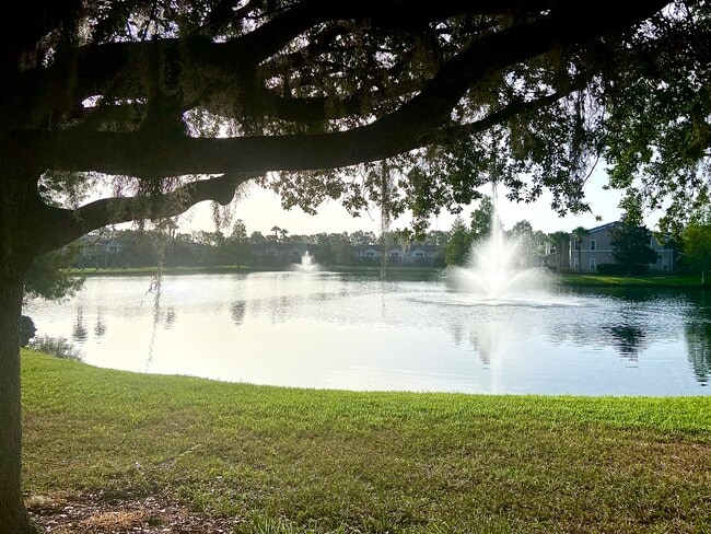 Building Photo - 8821 Manor Loop