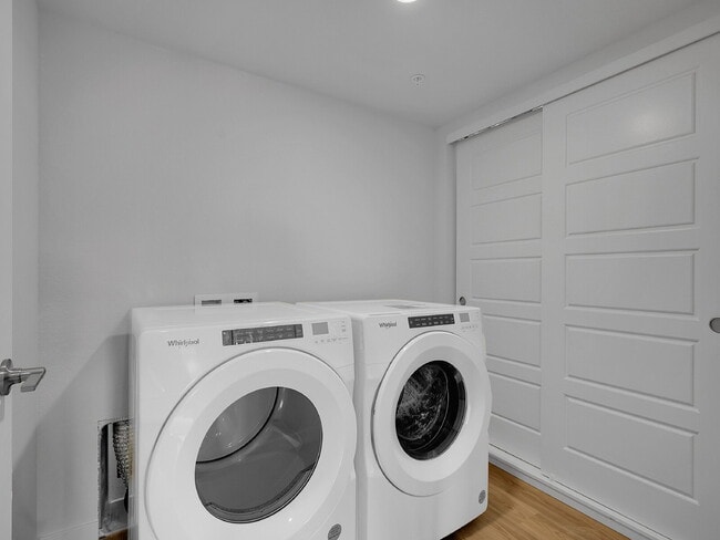 Building Photo - $2,195 - 2 Bed, 2 Bath Condo in Broomfield...