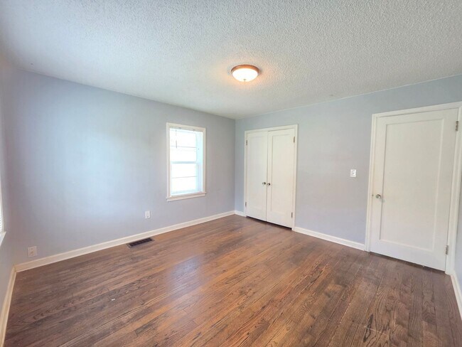 Building Photo - $1,725 - 2 Bed / 1 Bath Charming Home in Spokane Valley