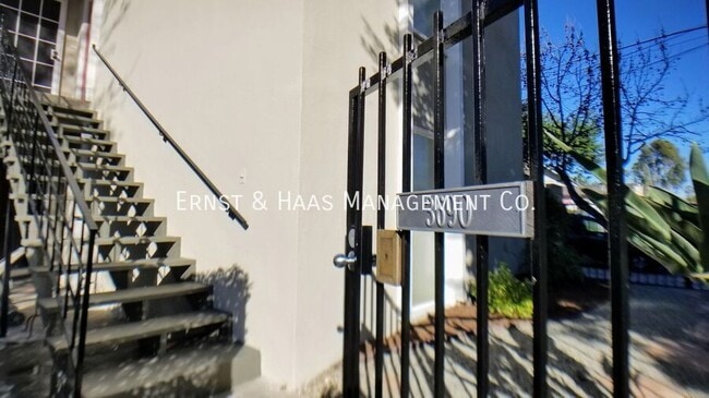 Building Photo - 3690 Country Club Dr