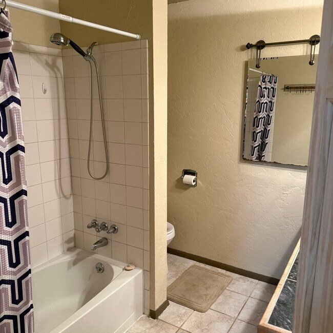 Building Photo - Spacious 3 Bed 2 Bath Home in Orchard Mesa