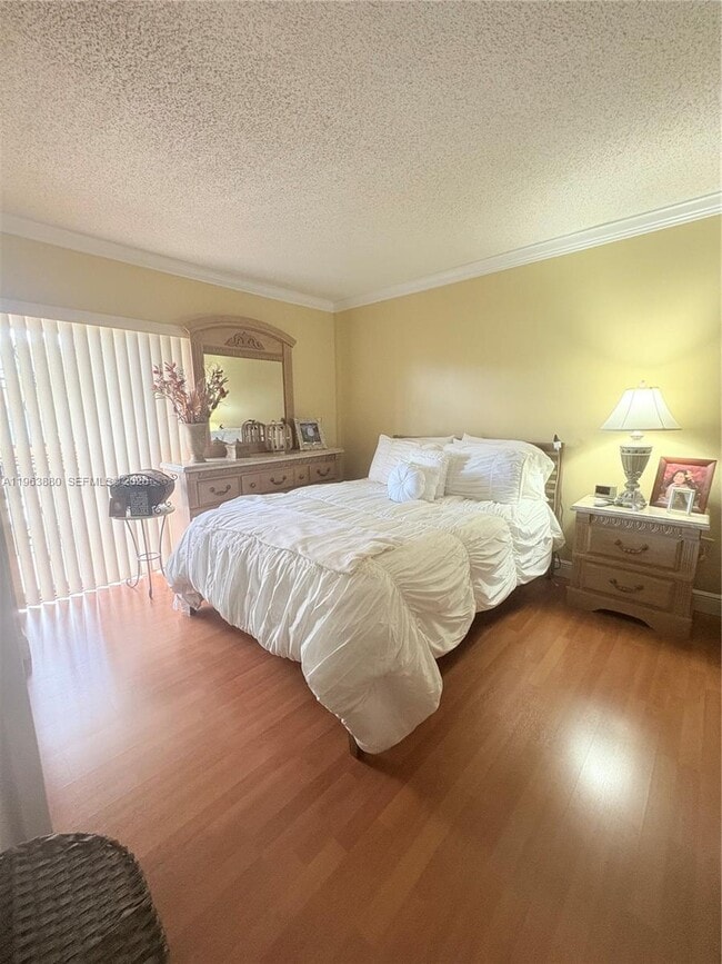 Building Photo - 2334 W 62nd St