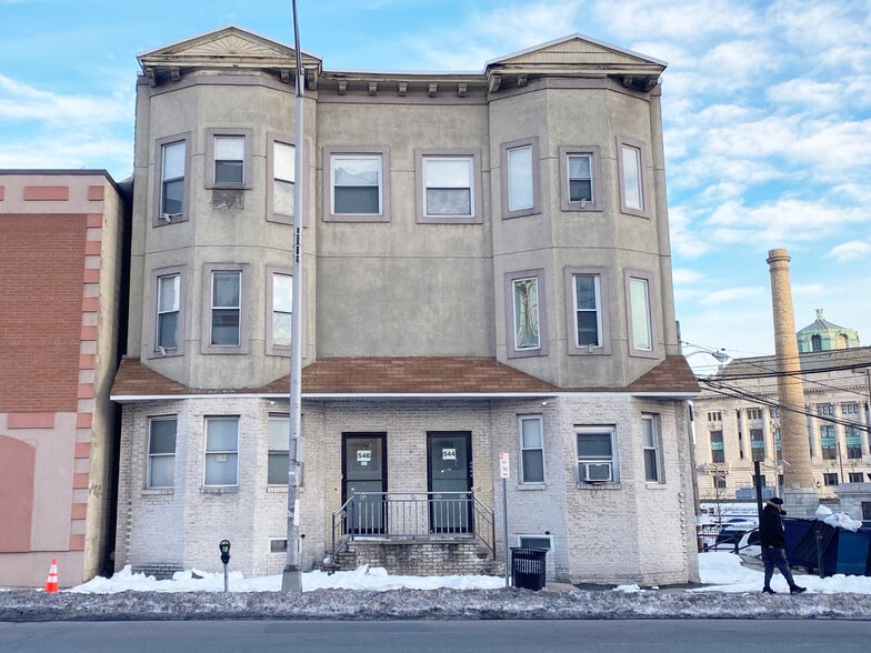 Building Photo - 546 Summit Ave