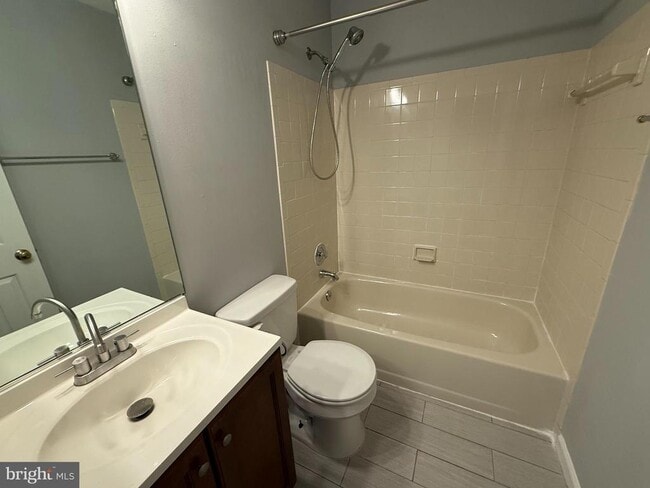 Building Photo - 3965 Pepperidge Ct