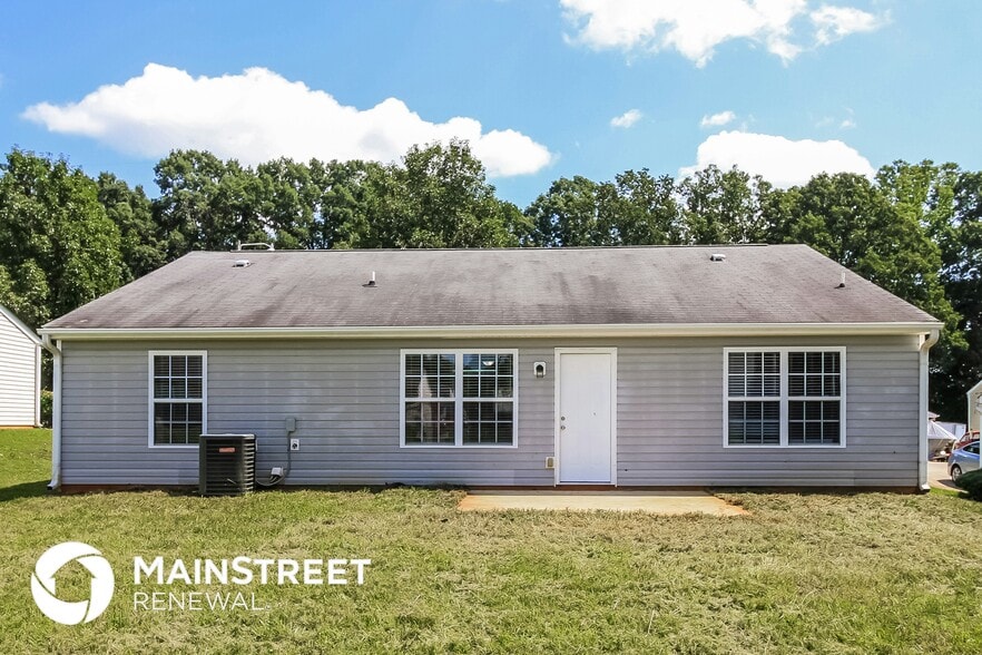 Building Photo - 484 Bedford Knoll Dr