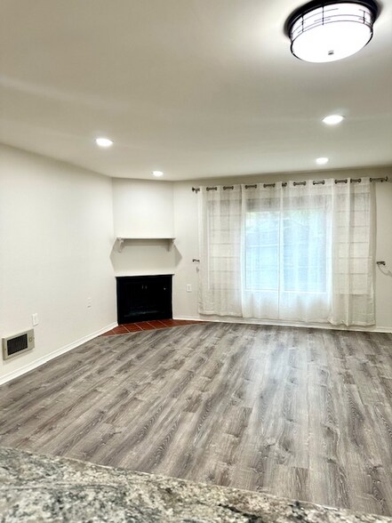 Building Photo - 1740 NE 86th St