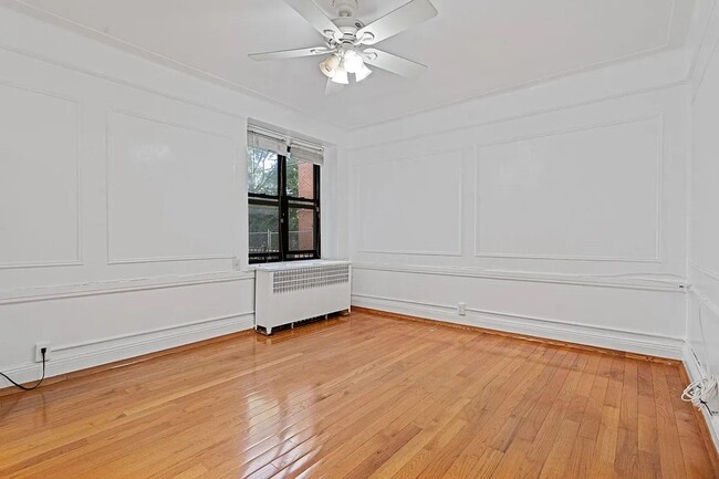 Primary Photo - 85-11 Lefferts Blvd