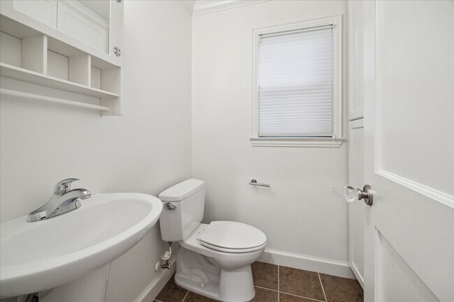 Building Photo - 2117 Chilton Rd