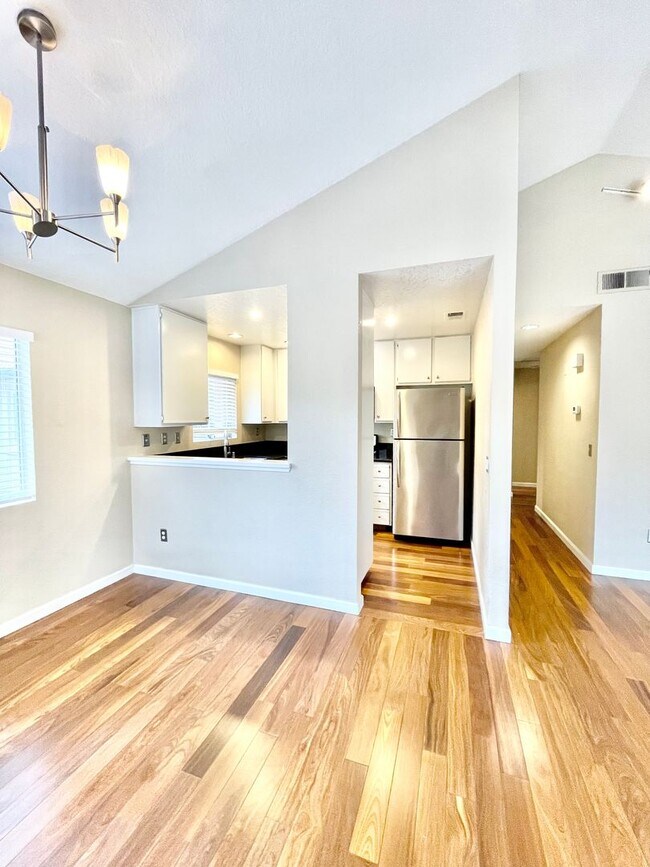 Building Photo - 11329 Avenida De Los Lobos