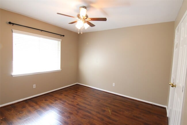 Building Photo - 3607 Stratford Arms Ln