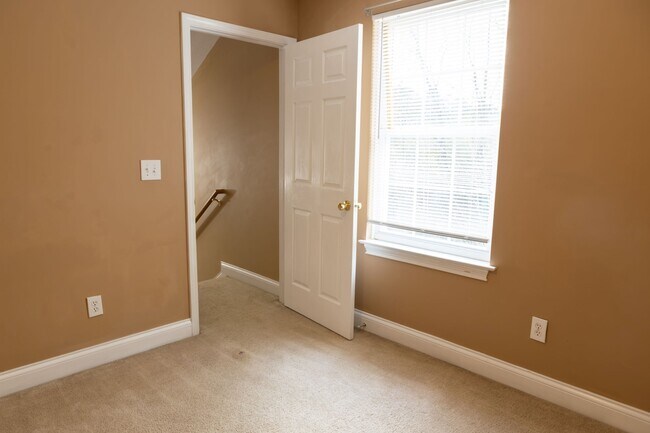 Third bedroom - 3800 Duncan Rd
