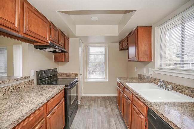 Building Photo - 15607 Cabot Creek Cir