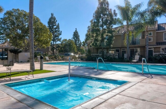 Building Photo - Newly Remodeled - Stunning 2 Bedroom, 2 Ba...