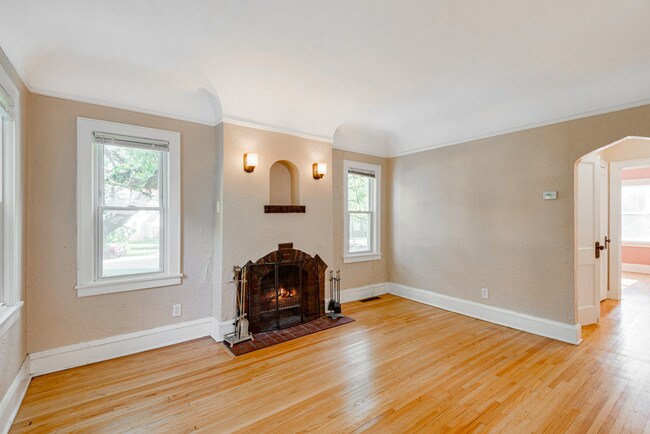 Building Photo - 700 24th Ave SE