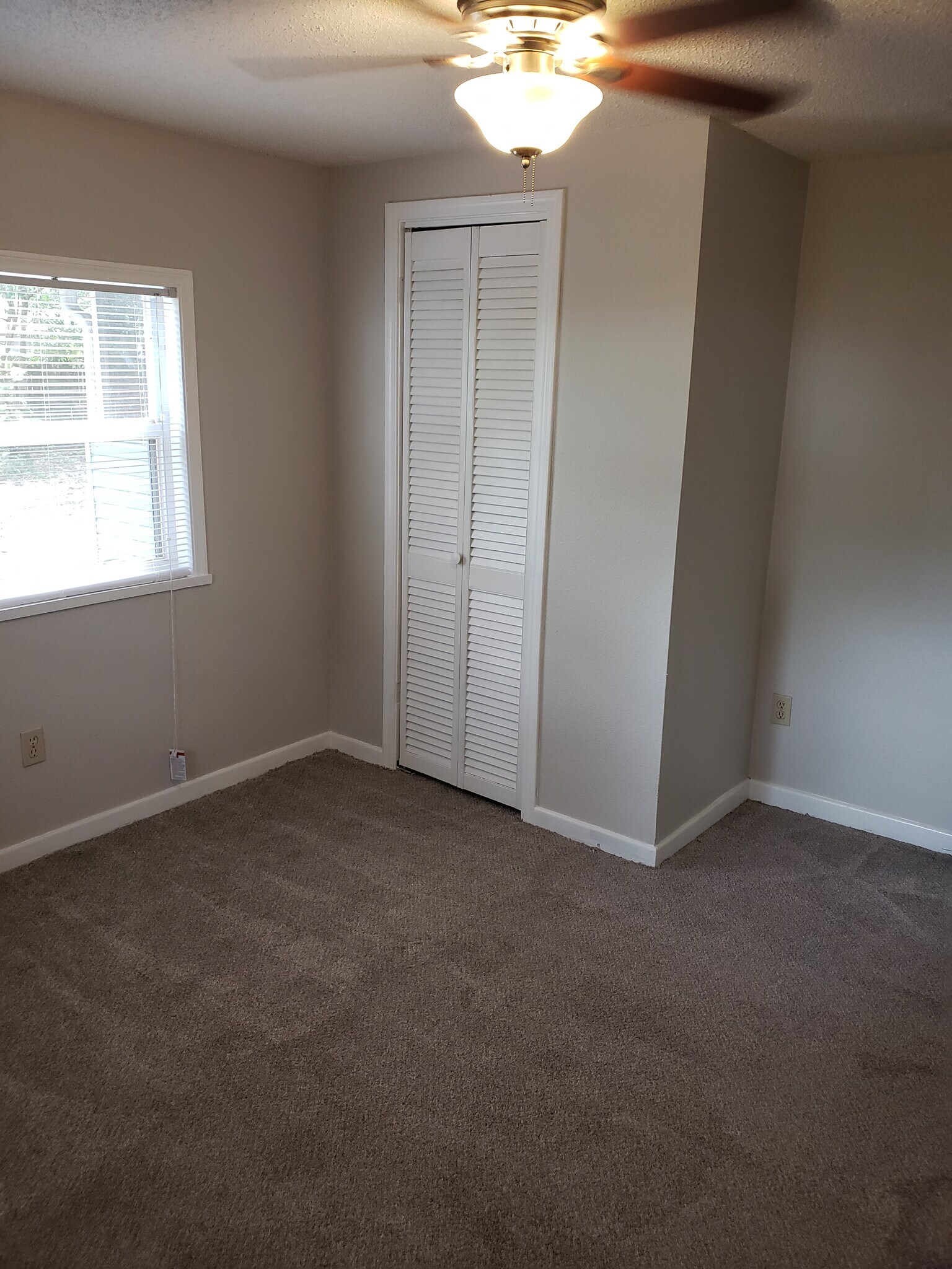 Building Photo - 939 E Bella Vista St