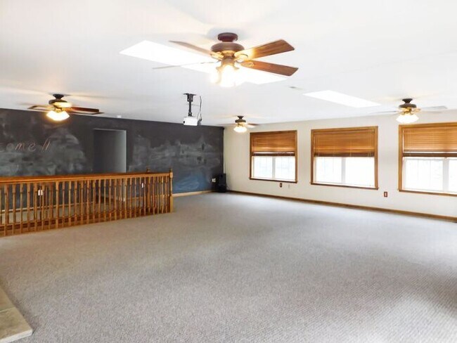 Building Photo - 217 Pawnee Ln