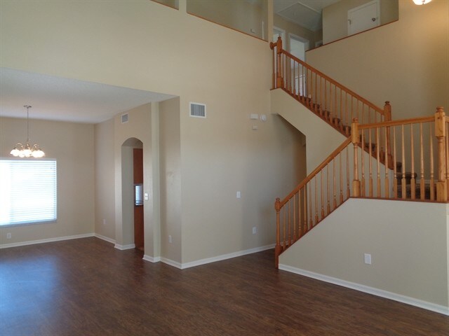Building Photo - 12613 Longcrest Dr