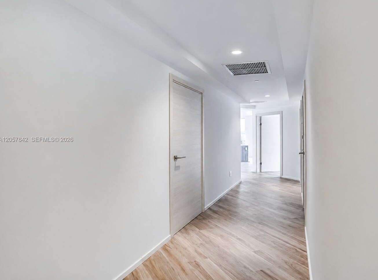 Building Photo - 801 S Miami Ave