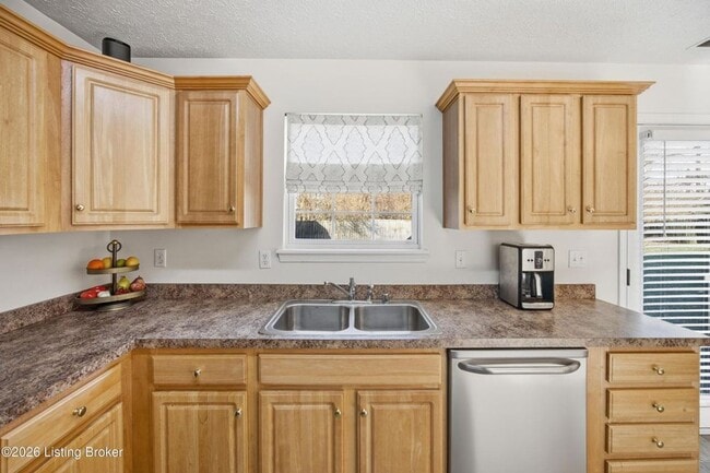 Building Photo - Rolling Ridge Home For Rent