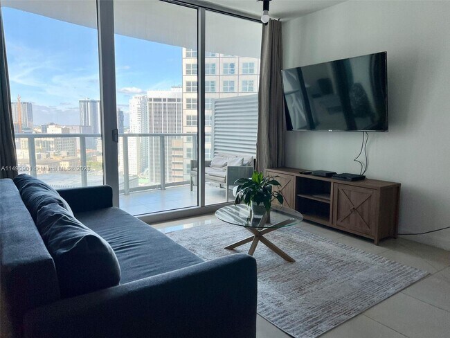 Building Photo - 300 S Biscayne Blvd