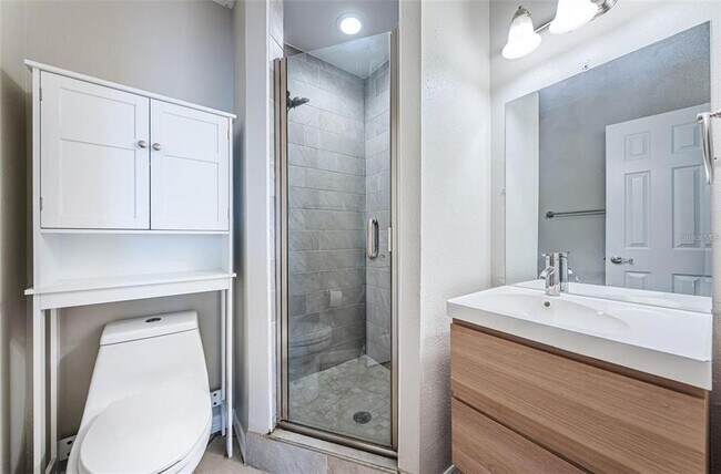 Building Photo - 5196 Beach Dr SE