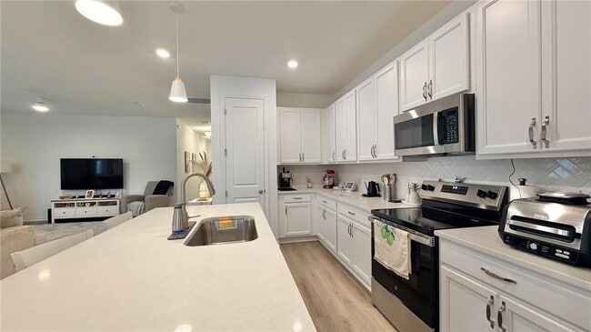 Building Photo - 5723 Cattle Rnch Dr