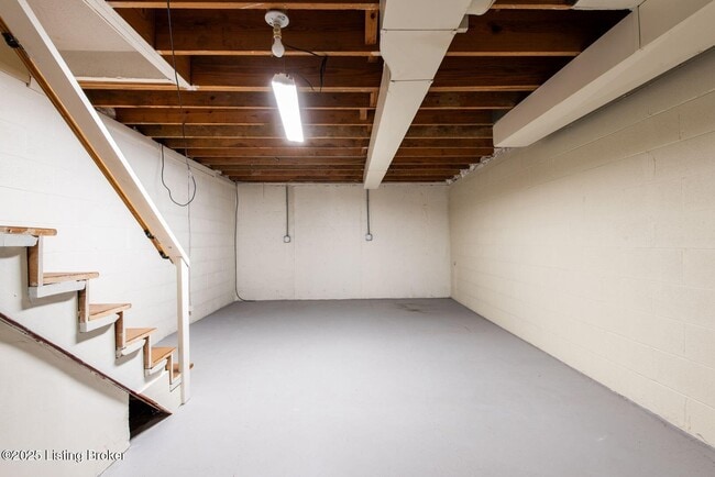 Building Photo - 2159 Bonnycastle Ave