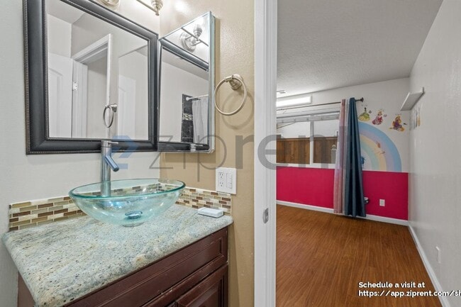 Building Photo - 32445 Lake Barlee Ln