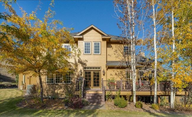 Building Photo - 1610 E Eagle Feather Ln
