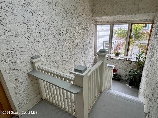 Building Photo - 2104 Waverly Pl