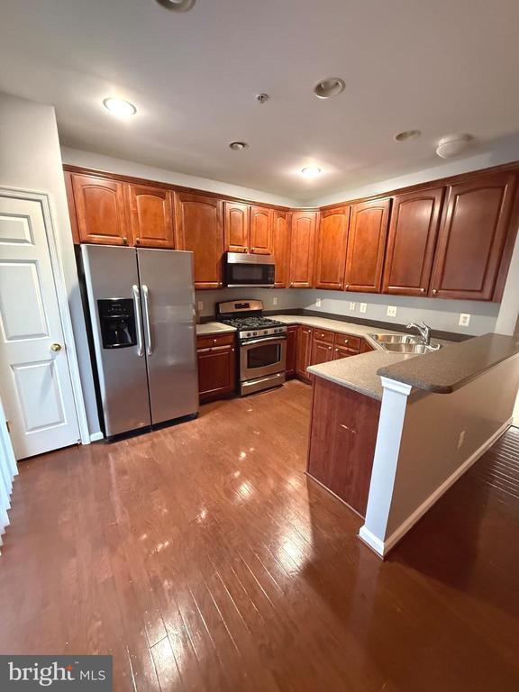 Building Photo - 1016 Wood Branch Ct