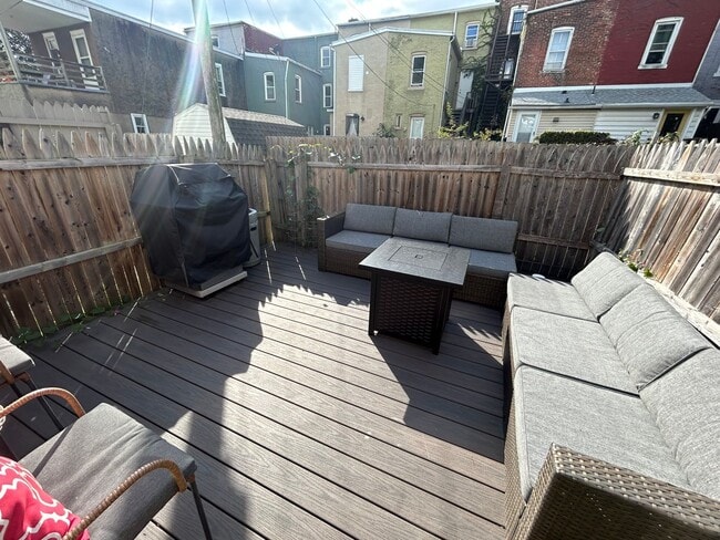 Building Photo - Now Leasing - Beautiful 3-bedroom, 1.5-bat...