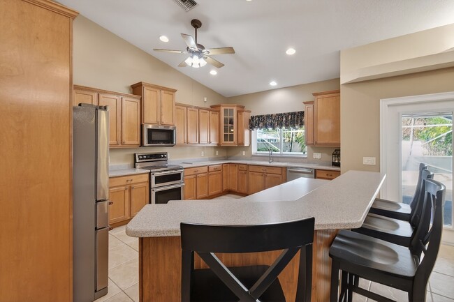 Building Photo - 3221 SE Quay St