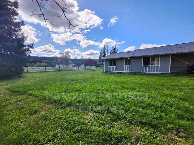 Building Photo - 73 NE Mcknight Rd