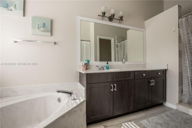 Building Photo - 777 Tanglewood Cir