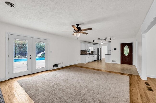 Building Photo - 318 Tyrone Rd