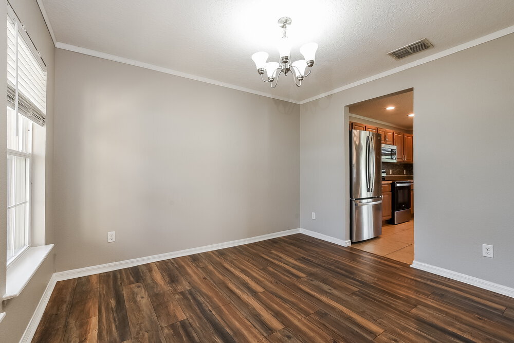 Building Photo - 1542 Sterns Dr