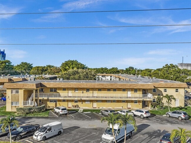 Building Photo - 5130 SW 40th Ave