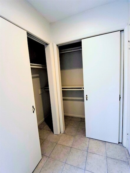 Building Photo - 500 Tiki Dr