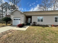 Building Photo - Knolls Place Villa with garage