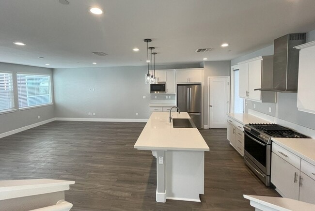 Building Photo - Embrace the Charm, Enjoy the Space, Love t...