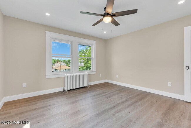 Building Photo - 1214 Sunset Ave