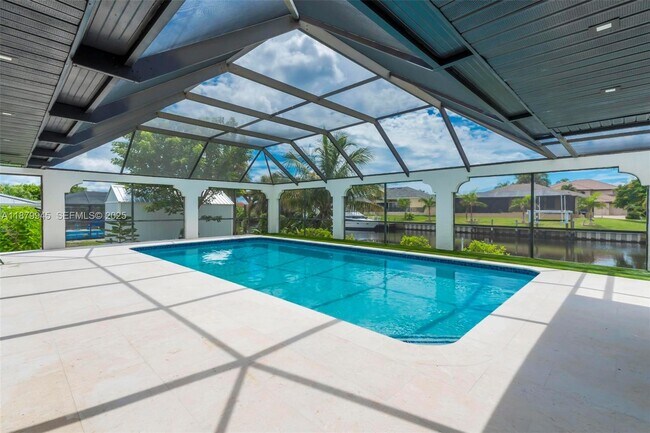 Building Photo - 105 Sinclair St SE