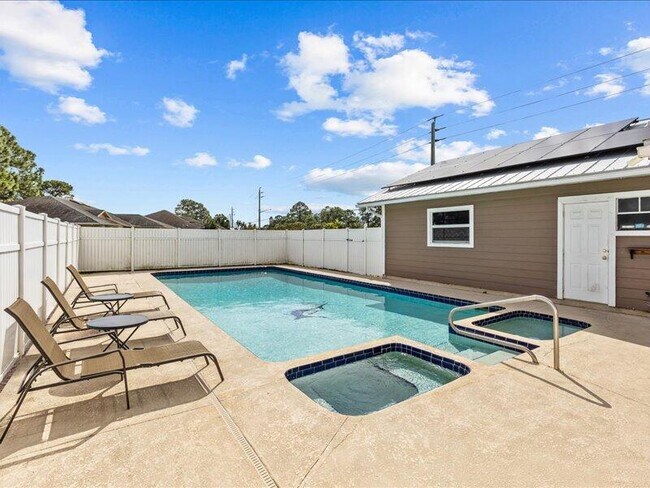 Building Photo - 1297 SE Floresta Dr