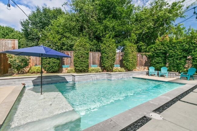 Building Photo - 809 Meadowbend Loop S